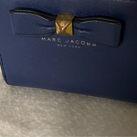 Lot of 3 Compact Wallets 2 Coach Black Flowers and Pink and 1 Blue Marc Jacobs - Picture 15 of 16